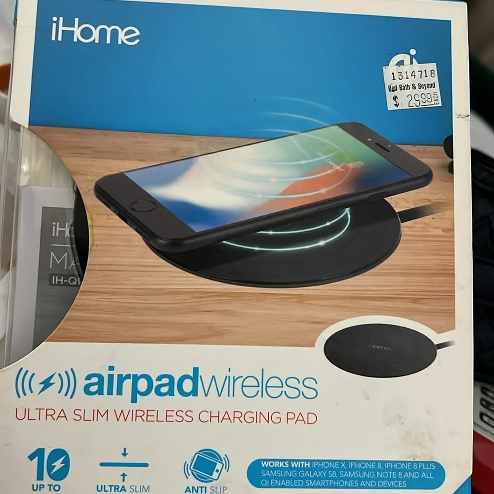 iHome Ultra Slim Wireless Charging Pad in Black